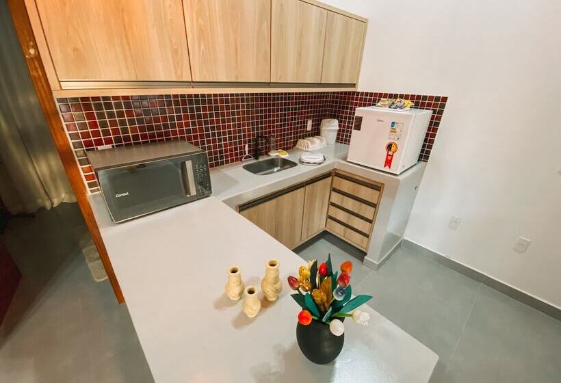 فندق فئة نجمة واحدة Raroguis Pousada E Café