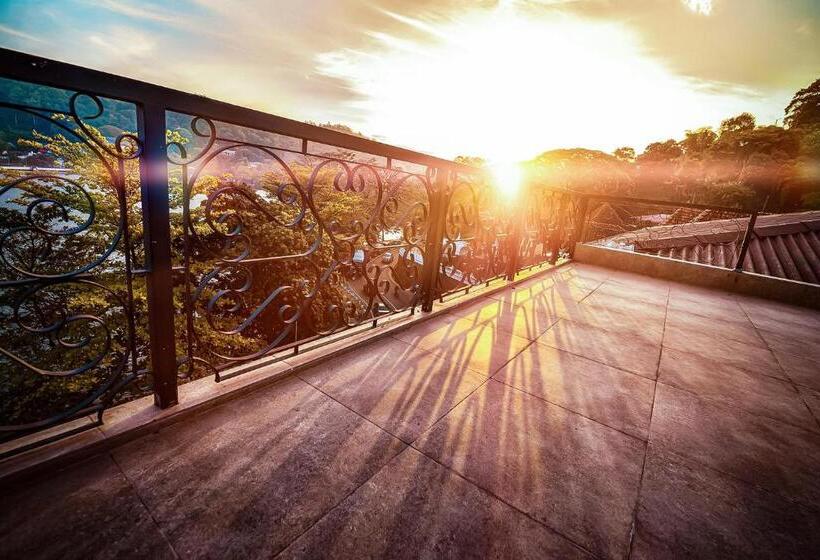 Szálloda Devon Rest