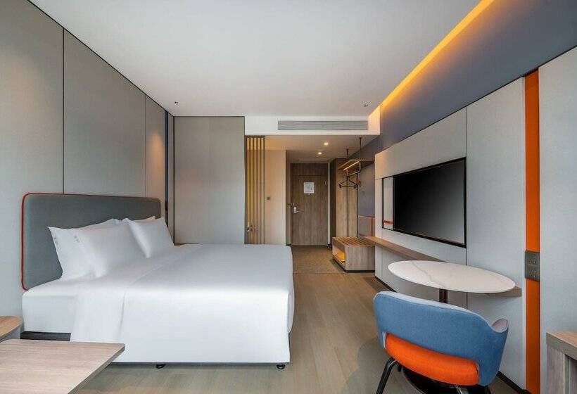 Отель Holiday Inn Express Jiangmen East Station, An Ihg