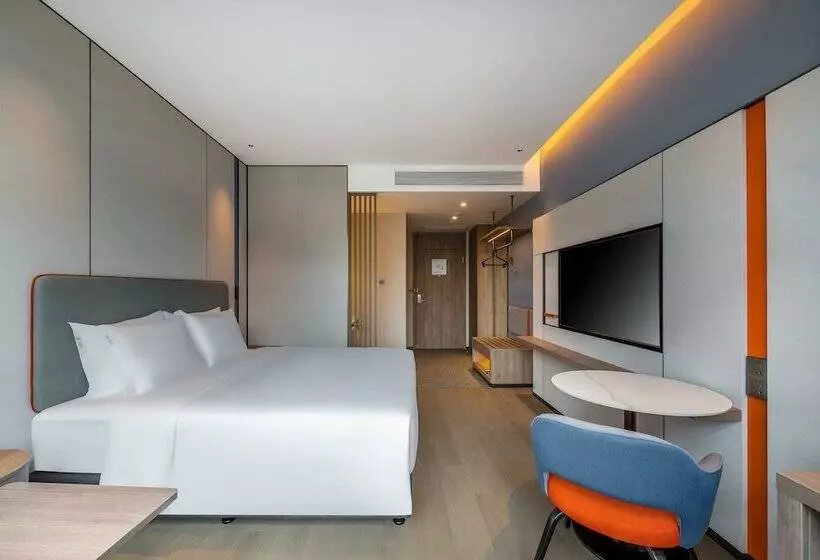 Hotelli Holiday Inn Express Jiangmen East Station, An Ihg