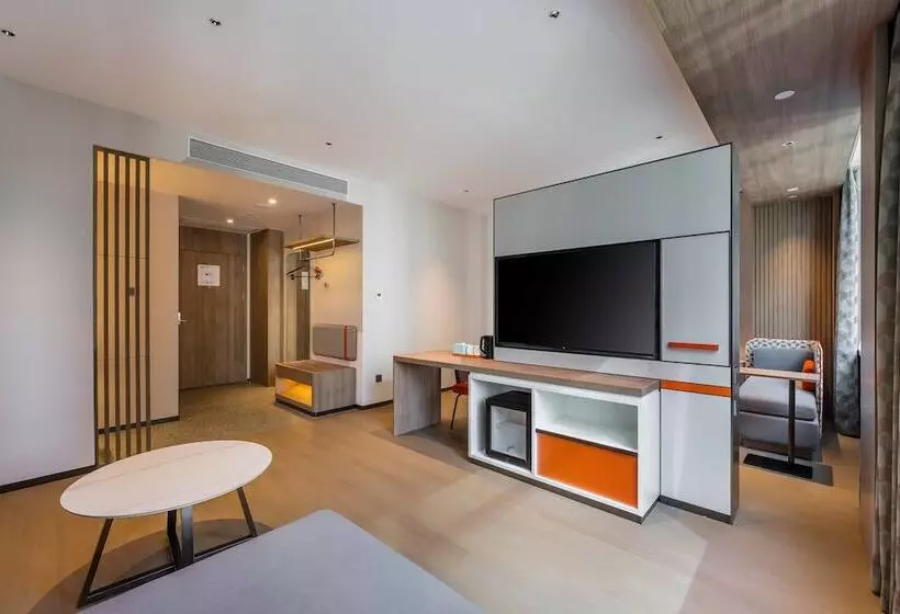 Hotelli Holiday Inn Express Jiangmen East Station, An Ihg