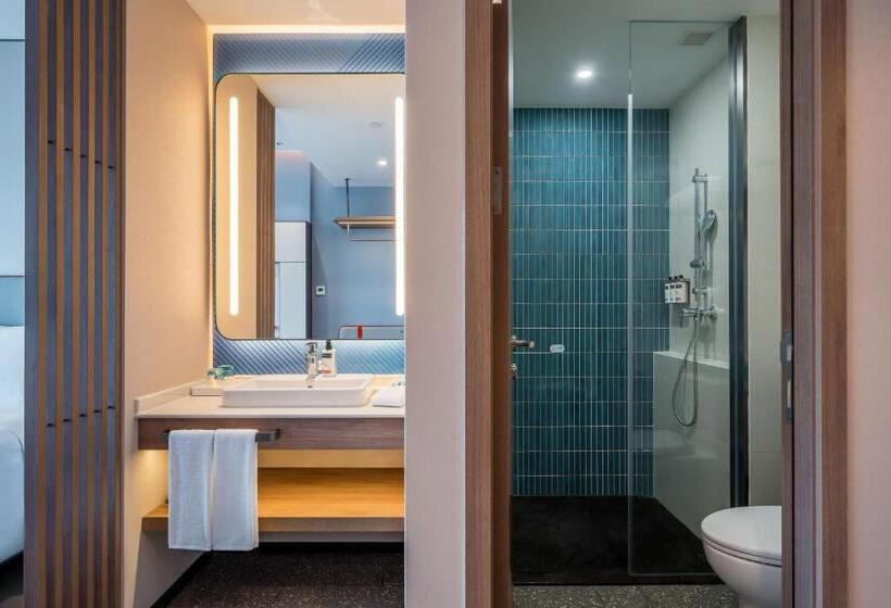 Отель Holiday Inn Express Jiangmen East Station, An Ihg