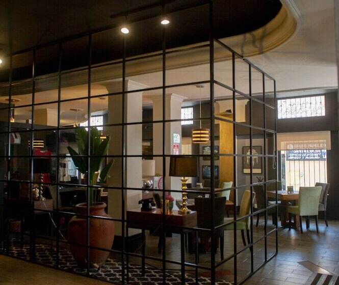 ホテル Internacional