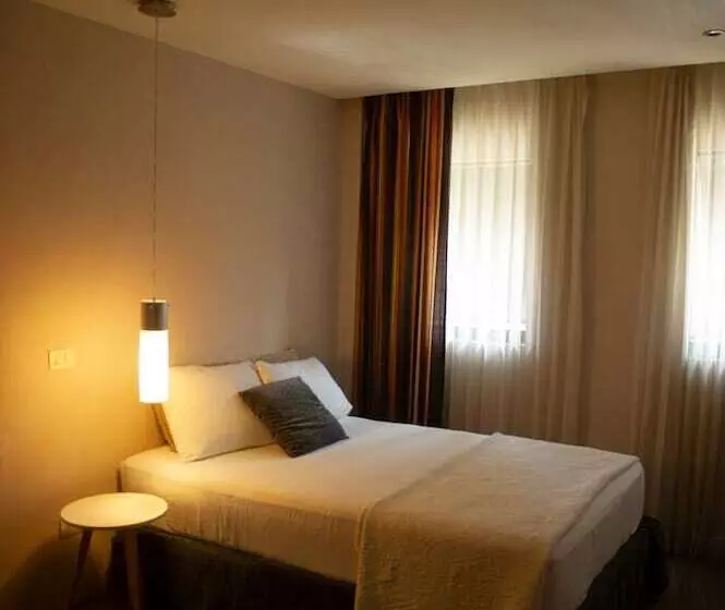 ホテル Internacional