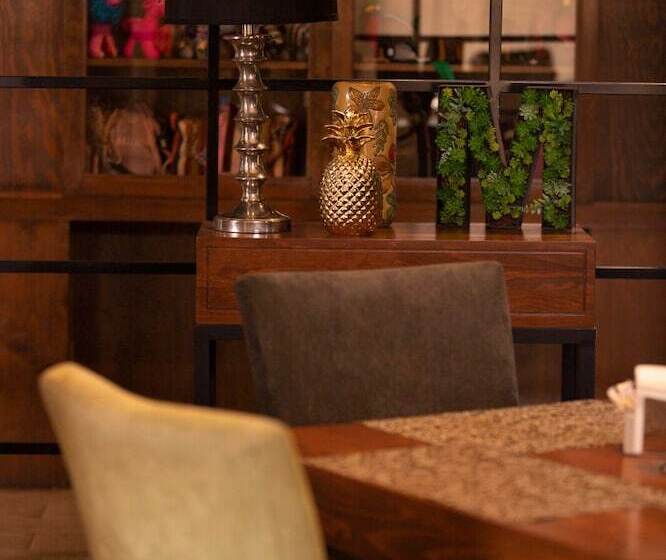 ホテル Internacional