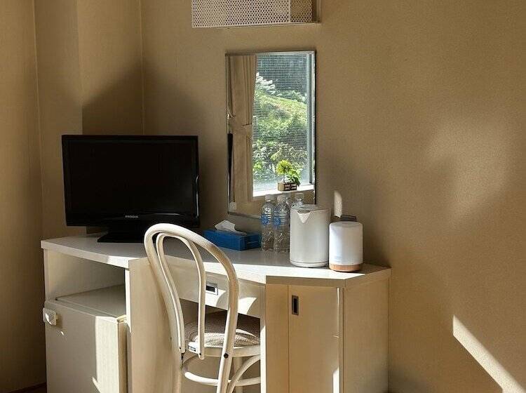 בית מלון כפרי Justice