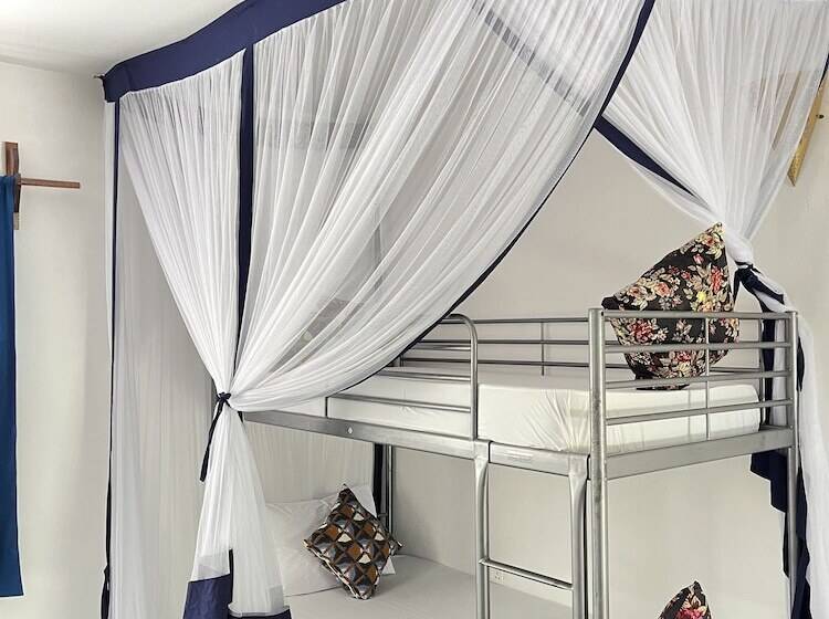 בית מלון כפרי Karanga Bungalows