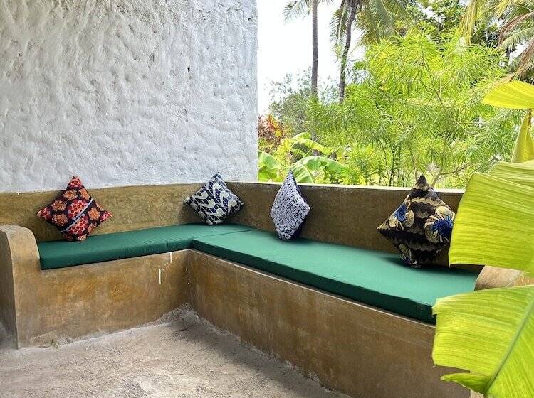 בית מלון כפרי Karanga Bungalows