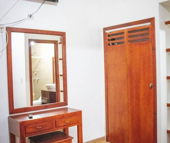 فندق Plaza Landa