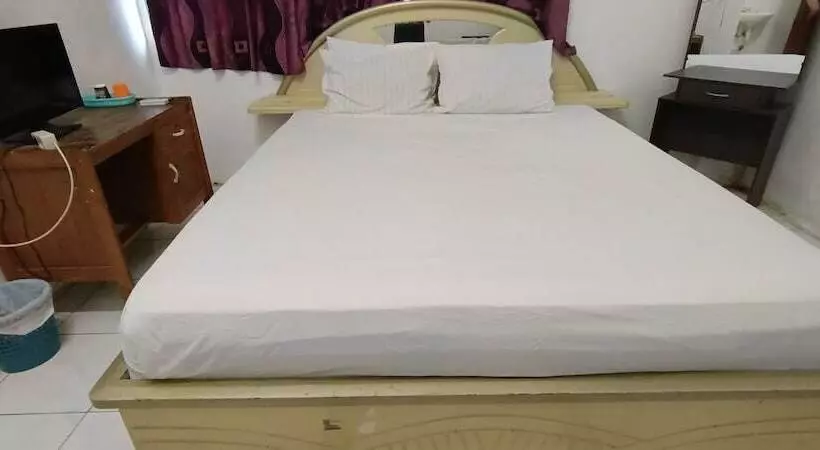 ホテル Spot On 92338 Karin Kost