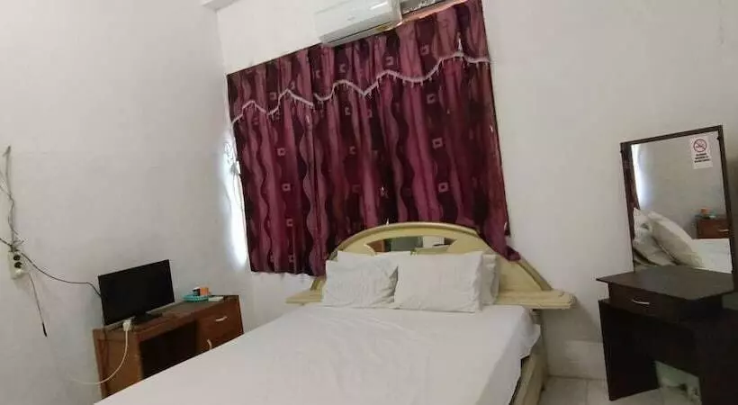 ホテル Spot On 92338 Karin Kost