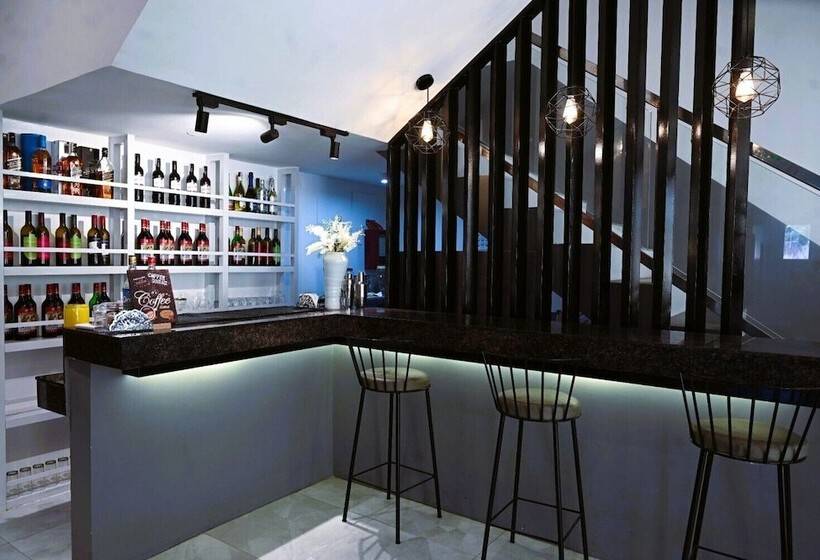 J&v Hotel And Resort