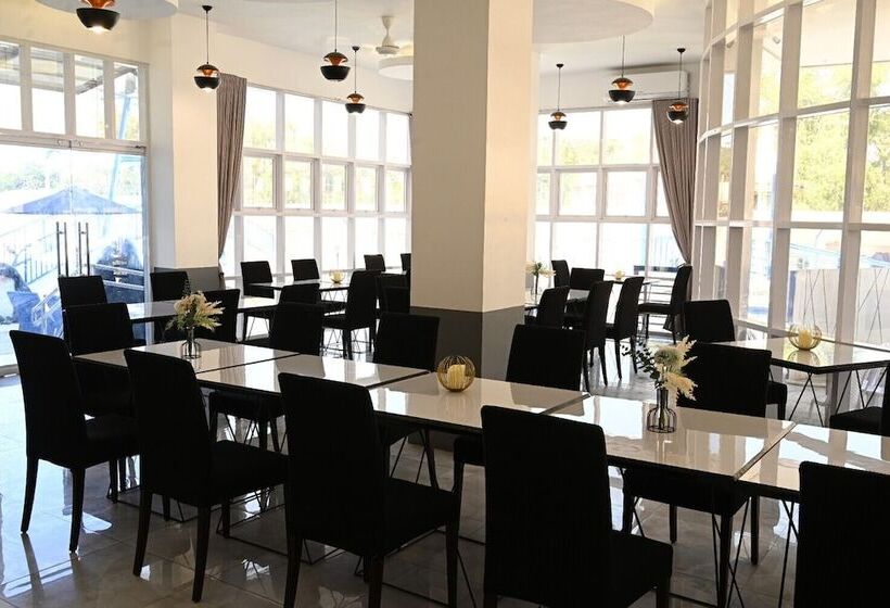 J&v Hotel And Resort