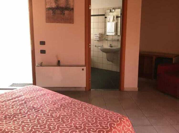 بنسيون Room In Guest Room   Bright And Spacious Double Room