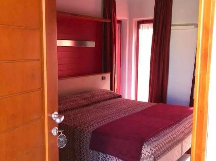 ペンション Room In Guest Room   Bright And Spacious Double Room