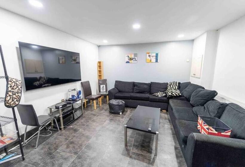 레지던스 Cosy Room Walking Distance To The City