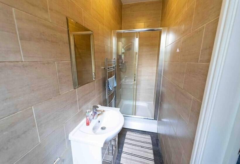 레지던스 Cosy Room Walking Distance To The City