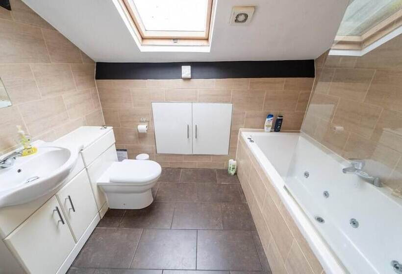 레지던스 Cosy Room Walking Distance To The City