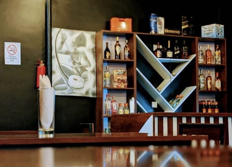 تختخواب و صبحانه All Star Bar Bed And Grill