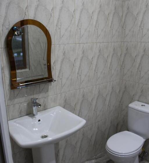 تختخواب و صبحانه Guest House Daviti