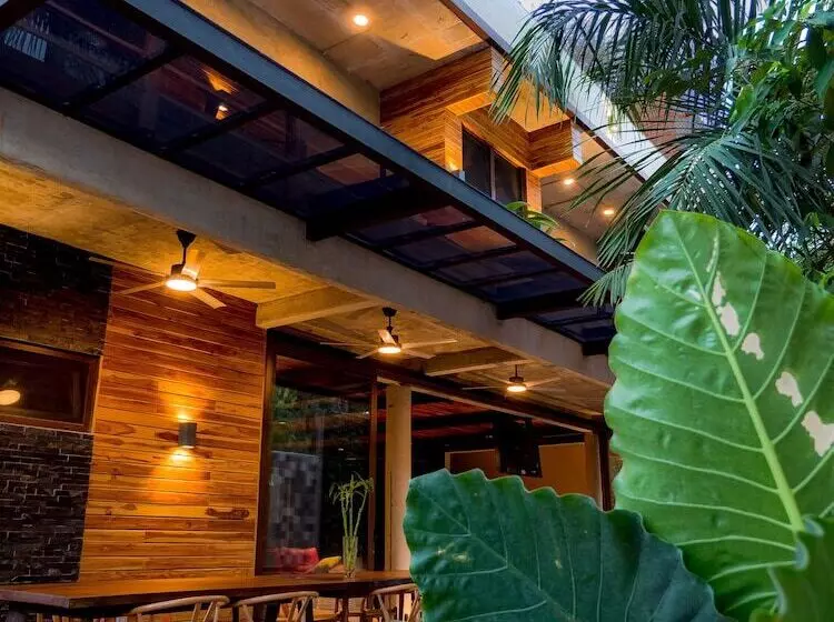 هتل Arjau Santa Teresa Boutique