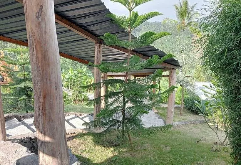 Hotelli Chalet Bromo Lounge & Lodge