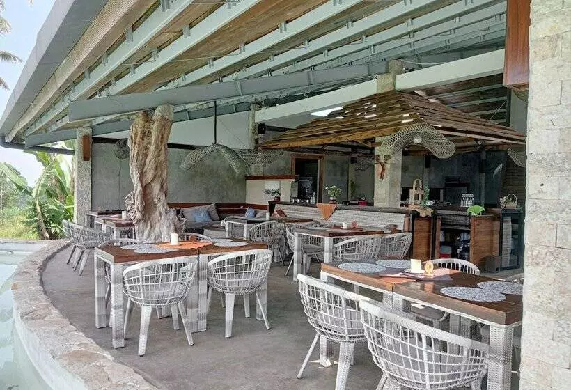 Hotelli Chalet Bromo Lounge & Lodge