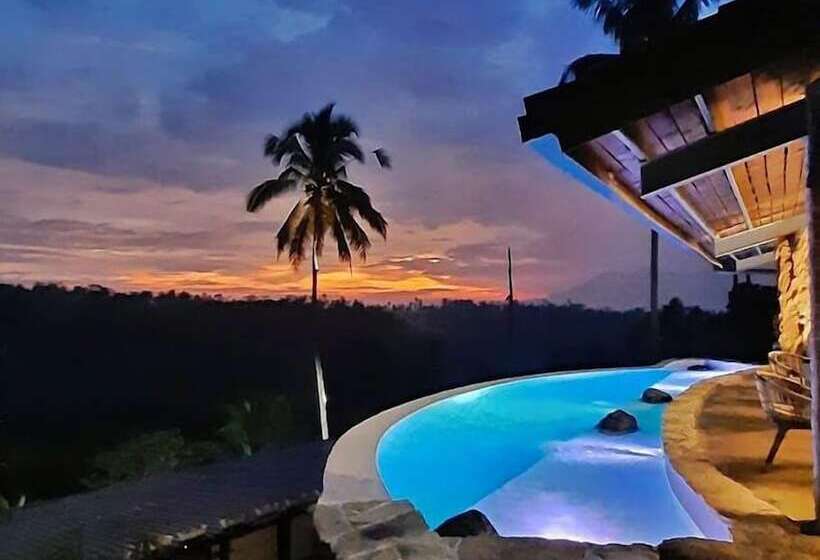 فندق Chalet Bromo Lounge & Lodge