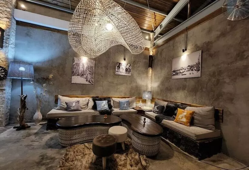 Hotelli Chalet Bromo Lounge & Lodge