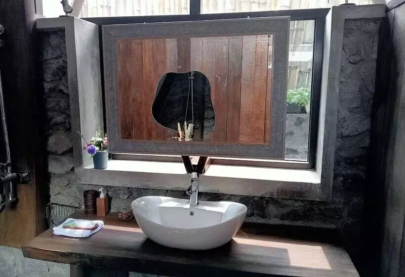 Hotelli Chalet Bromo Lounge & Lodge