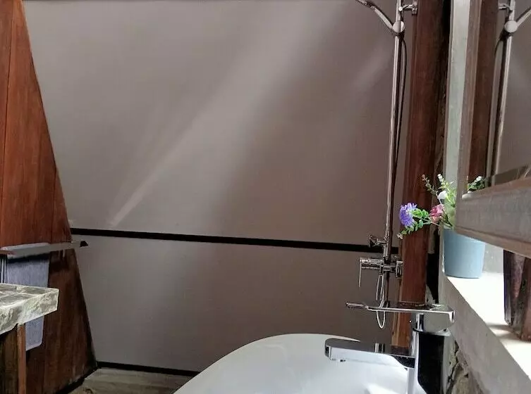 Hotelli Chalet Bromo Lounge & Lodge