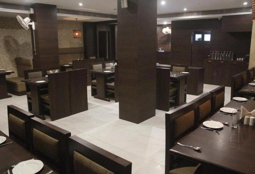 Hotelli Gk Palace Pure Veg