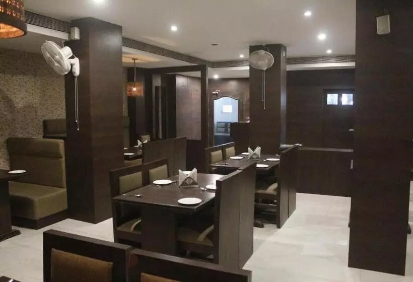 Hotelli Gk Palace Pure Veg