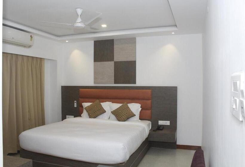 Hotelli Gk Palace Pure Veg