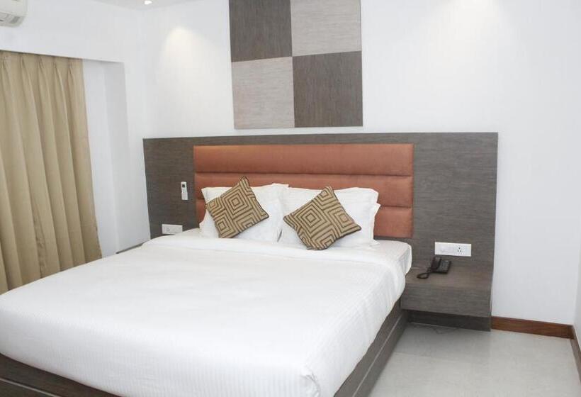 Hotelli Gk Palace Pure Veg