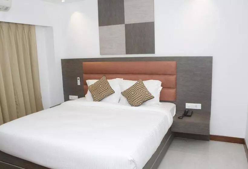 Hotelli Gk Palace Pure Veg