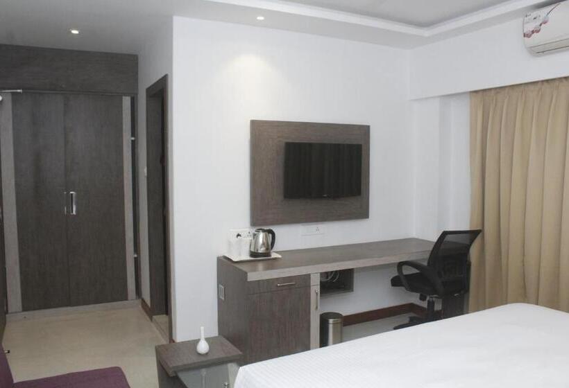 Hotelli Gk Palace Pure Veg