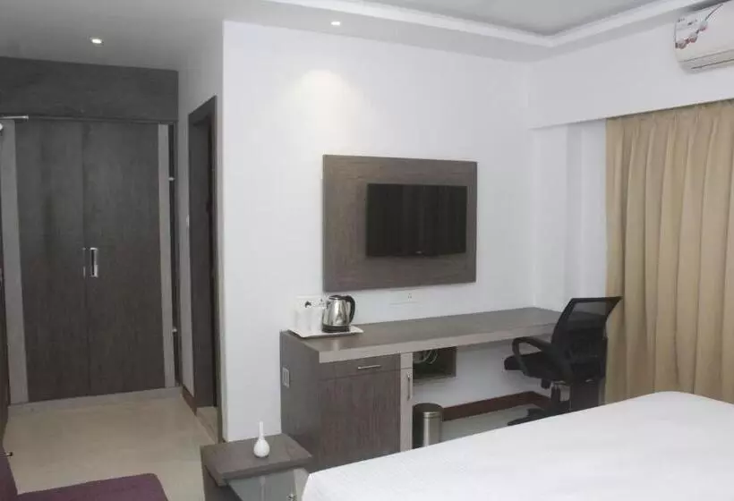 Hotelli Gk Palace Pure Veg