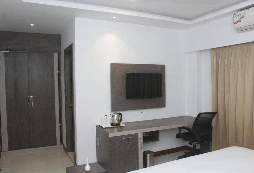 Hotelli Gk Palace Pure Veg