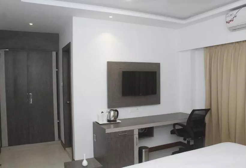 Hotelli Gk Palace Pure Veg