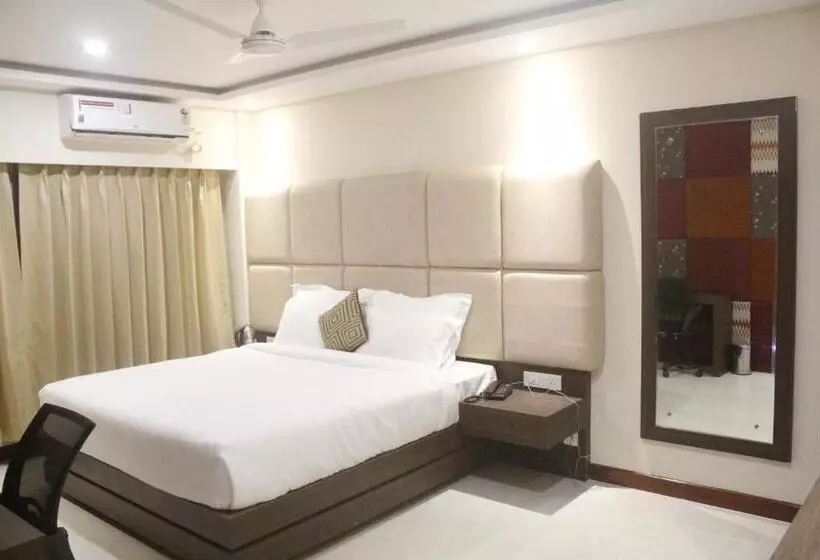 Hotelli Gk Palace Pure Veg