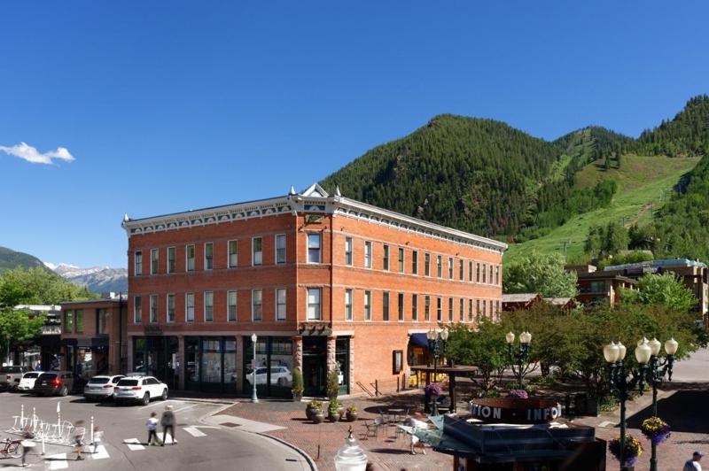 Independence Square Unit 309, Downtown Hotel Room With A/c In Aspen, Wet Bar & More