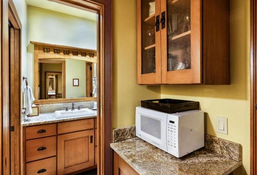 Independence Square Unit 309, Downtown Hotel Room With A/c In Aspen, Wet Bar & More