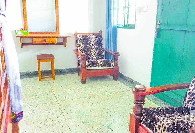 בית מלון כפרי Jabali Bungalows Lodge