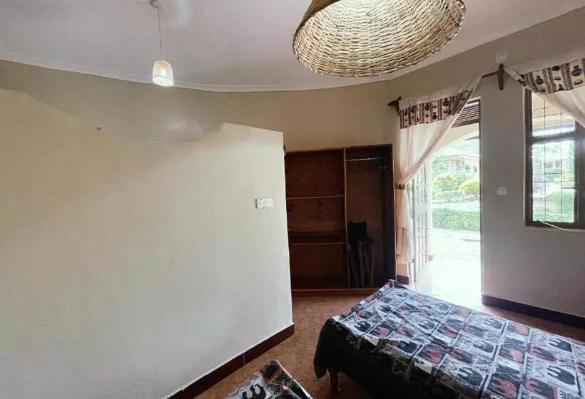 هتل Maktau Mountain Lodge