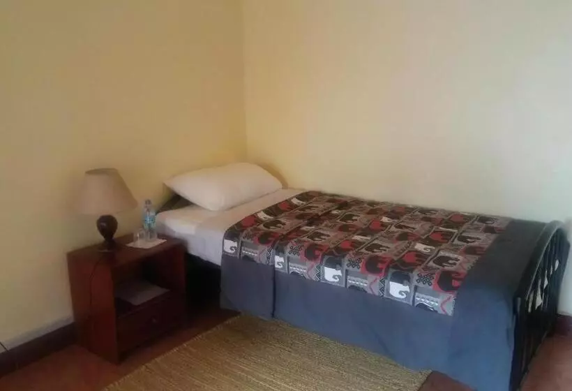 هتل Maktau Mountain Lodge