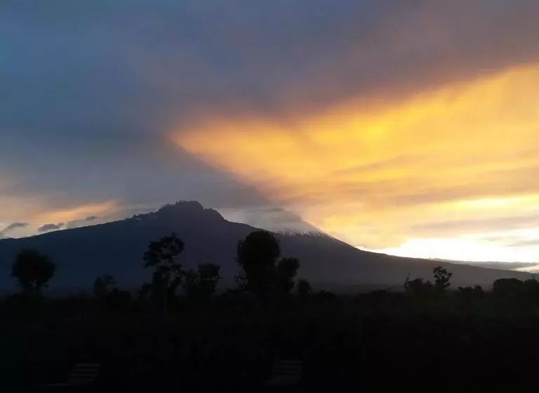 هتل Maktau Mountain Lodge