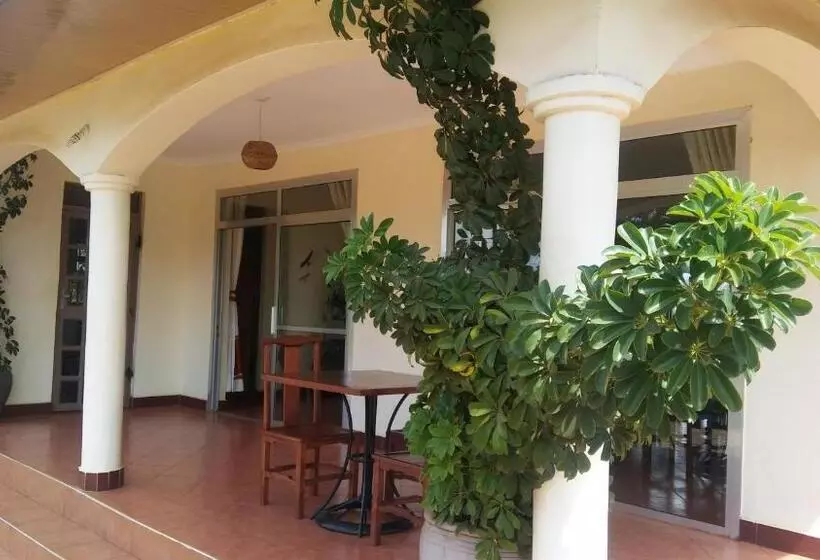 هتل Maktau Mountain Lodge