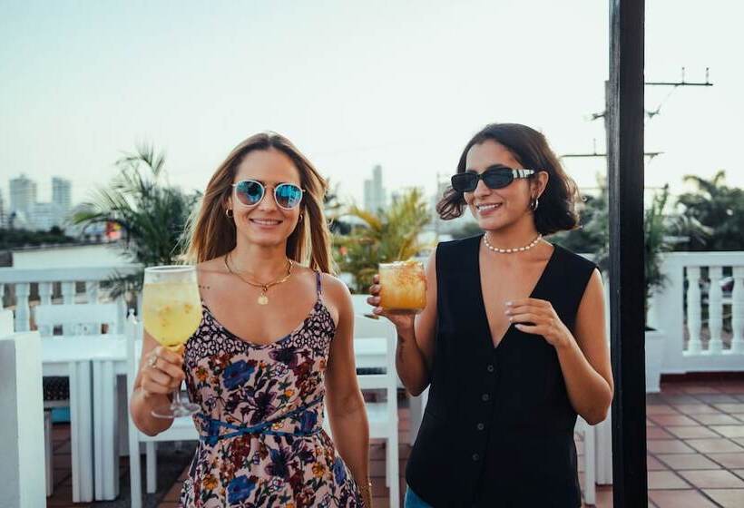 فندق San Felicin Hostel