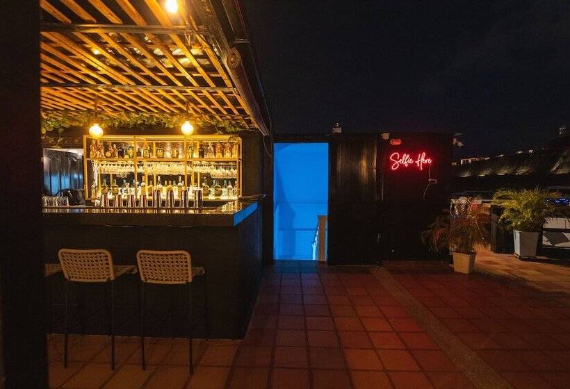 فندق San Felicin Hostel